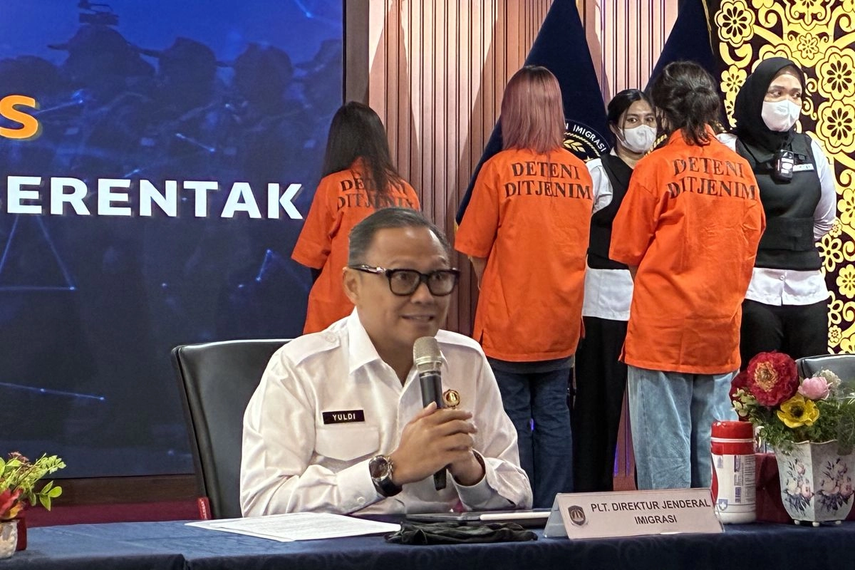 Imigrasi Tangkap 220 WNA yang Langgar Izin Tinggal