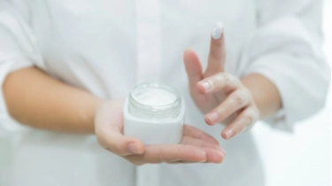 Panthenol vs Ceramide, Lebih Ampuh Mana untuk Perbaiki Skin Barrier?