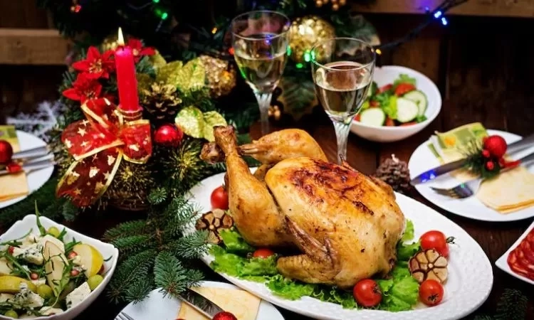 Tips Makan Sehat Saat Natal, Cari Tahu Trik Memilih  Makanan yang Tetap Mengenyangkan Namun Rendah Kalori