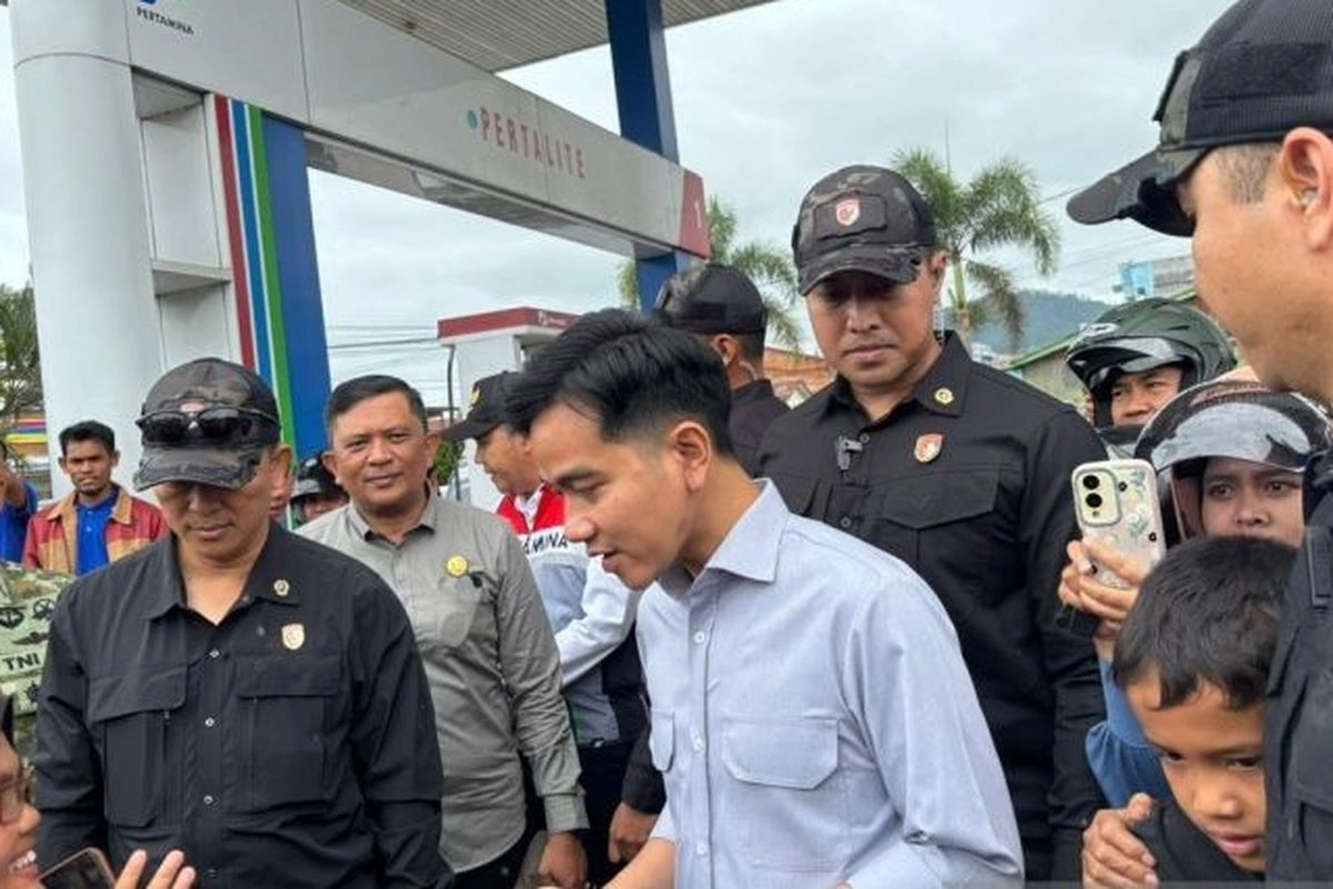 Gibran Tinjau SPBU di Gayo Lues, Warga Curhat 3 Jam Antre BBM