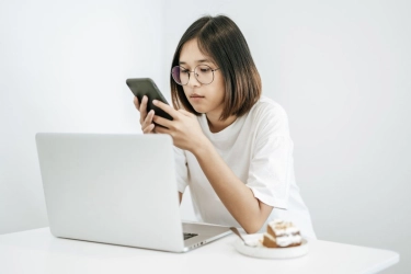 Pentingnya Bijak Pilih Informasi agar Tak Terjebak Mom Guilt