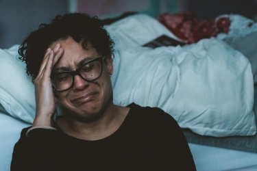 Sebelum Putuskan Pinjol, Kenali Tekanan Psikologis yang Sering Terjadi