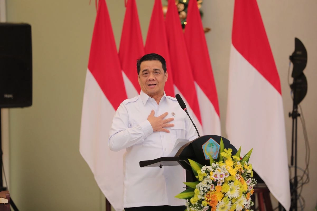 Wamendes PDT Luncurkan Listrik Desa 24 Jam di Empat Pulau Terluar Sulut