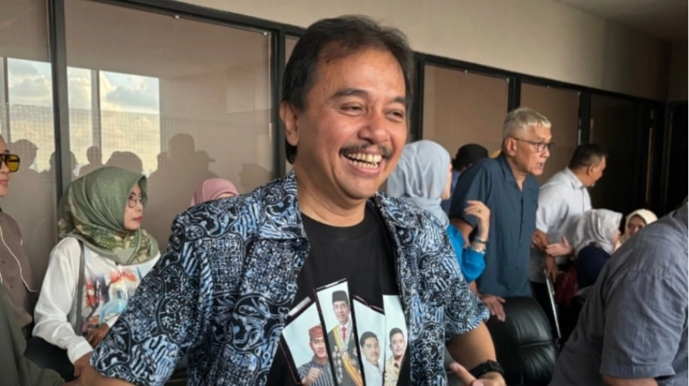 Analisis Roy Suryo Soal Ijazah Jokowi: Pasfoto Terlalu Baru dan Logo UGM Tidak Lazim