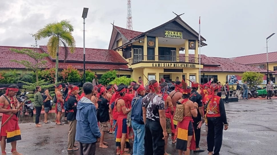 Kasus Deforestasi PT Mayawana, Kepala Adat Dayak Penjaga Hutan di Kalbar Dijadikan Tersangka