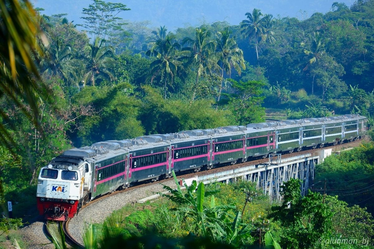 10 Stasiun Kereta Favorit Penumpang KAI di Libur Akhir Tahun 2025