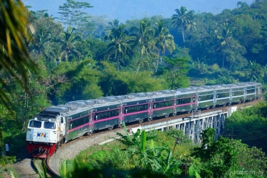 10 Stasiun Kereta Favorit Penumpang KAI di Libur Akhir Tahun 2025