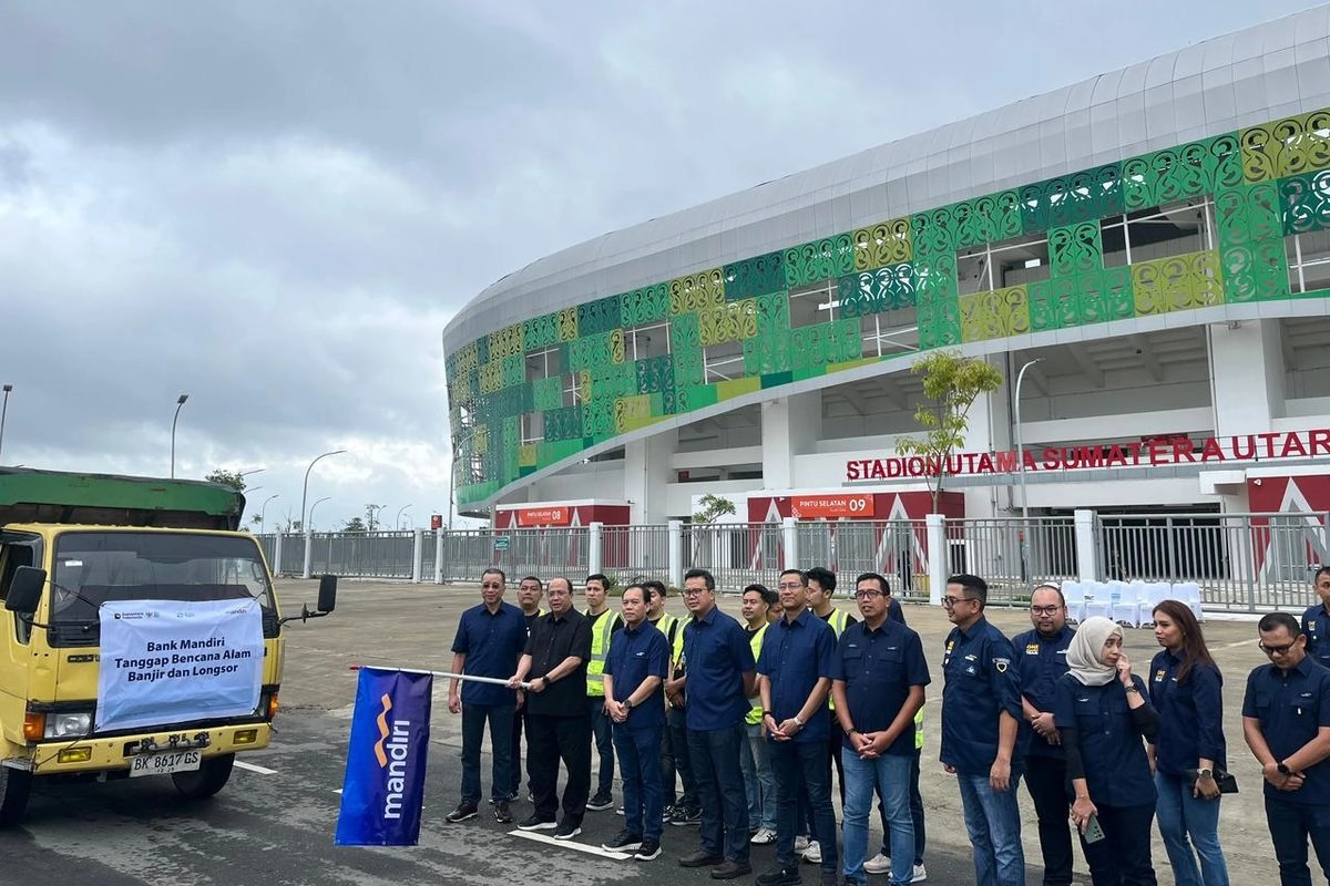 Dirut dan Direksi Bank Mandiri Tinjau Langsung Kesiapan Bantuan untuk Korban Bencana di Sumatera