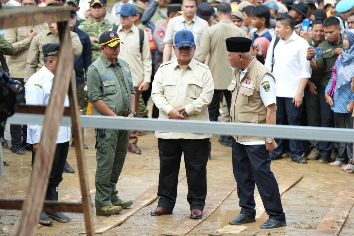 Momen Prabowo Kenalkan Menterinya ke Warga Agam: Kami Akan Kerja untuk Kalian