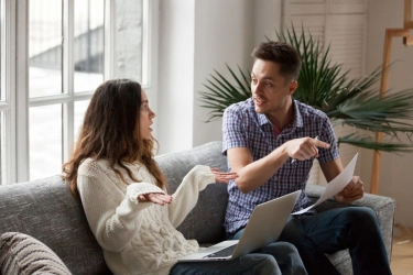 Sama-sama Bikin Orang Merasa Bersalah, Ketahui Perbedaan Gaslighting dan Guilt Tripping