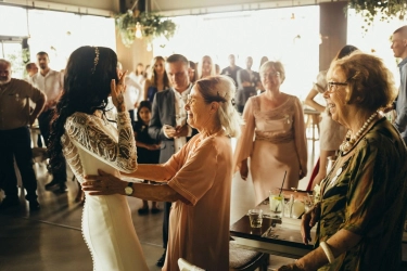 Waspadai, 6 Kebiasaan Toxic Mertua yang Diam-diam Merusak Rumah Tangga