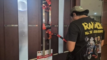 OTT KPK: Ruang Kerja Bupati Bekasi Disegel, Penyelidikan Masih Berlangsung