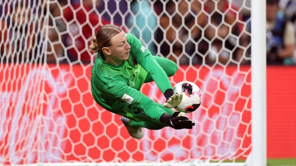 Siapa Matvei Safonov? The Next Lev Yashin, Kiper PSG yang Tepis 4 Penalti Pemain Flamengo