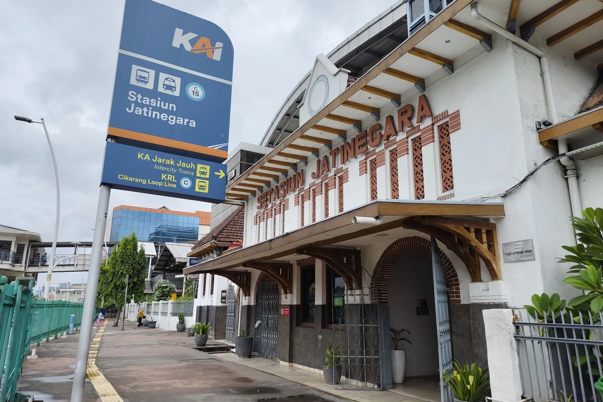 Jangan Bingung! Begini Alur Naik Kereta Api di Stasiun Jatinegara