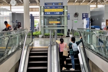 Naik KRL ke Stasiun Jatinegara, Begini Cara Transit ke Kereta Jarak Jauh