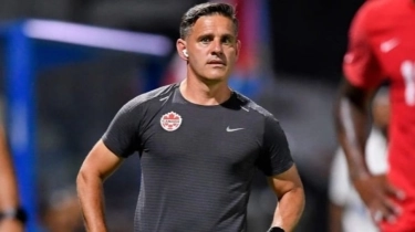John Herdman Lebih Masuk Akal Dibanding Giovanni van Bronckhorst