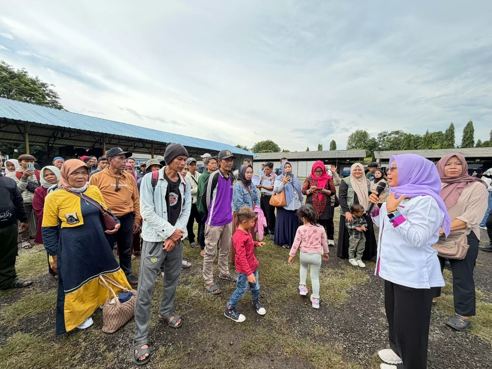 Cak Imin Pulangkan 99 Transmigran Korban Bencana Alam di Aceh Kembali ke Jawa