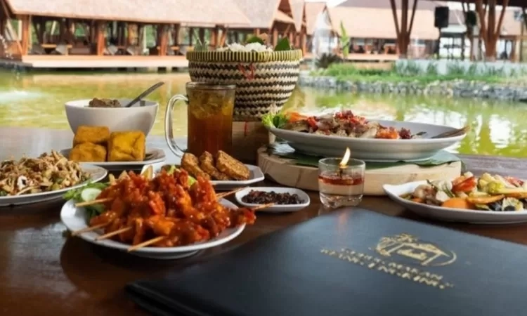 Mau Menikmati Kuliner di Sekitar Bandara Pondok Cabe, Tangerang Selatan? Ini 10 Spot Makan Favorit!