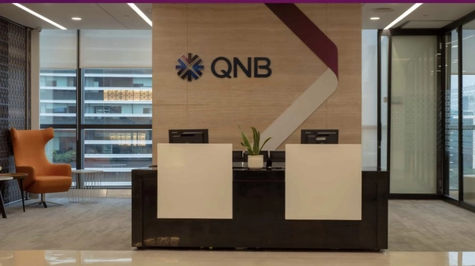 Kantor Cabang Bank QNB Berguguran, OJK Ungkap Kondisi Karyawan yang Kena PHK