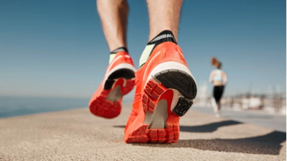 Sepatu Carbon Plate dan Nylon Plate Apa Bedanya? Ini 8 Rekomendasi Terbaik untuk Lari