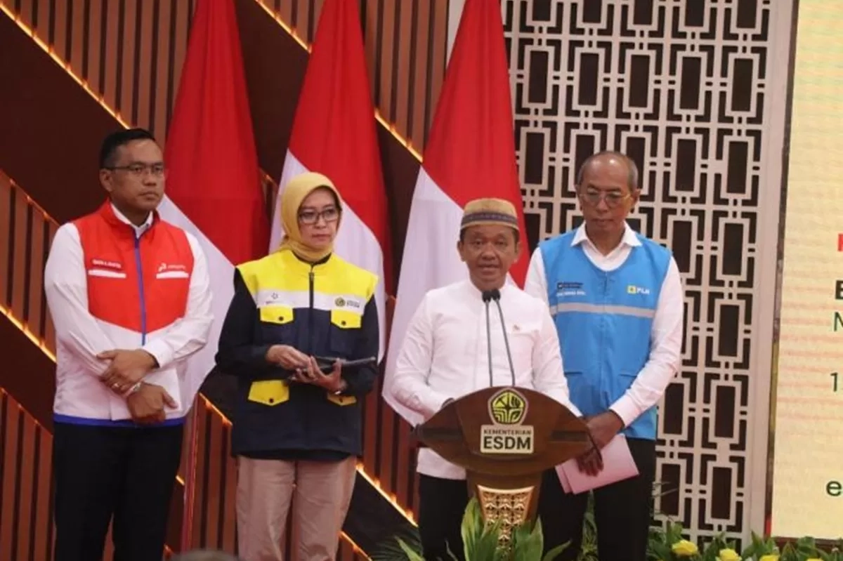 Menteri ESDM Bahlil Lahadalia Pastikan Listrik Nasional Aman Jelang Natal 2025 dan Tahun Baru 2026