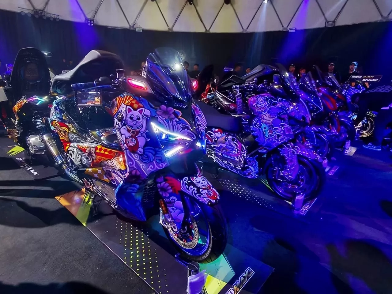 Pemenang CustoMAXI 2025 Pakai Emas Puluhan Gram Tertempel di Bodi