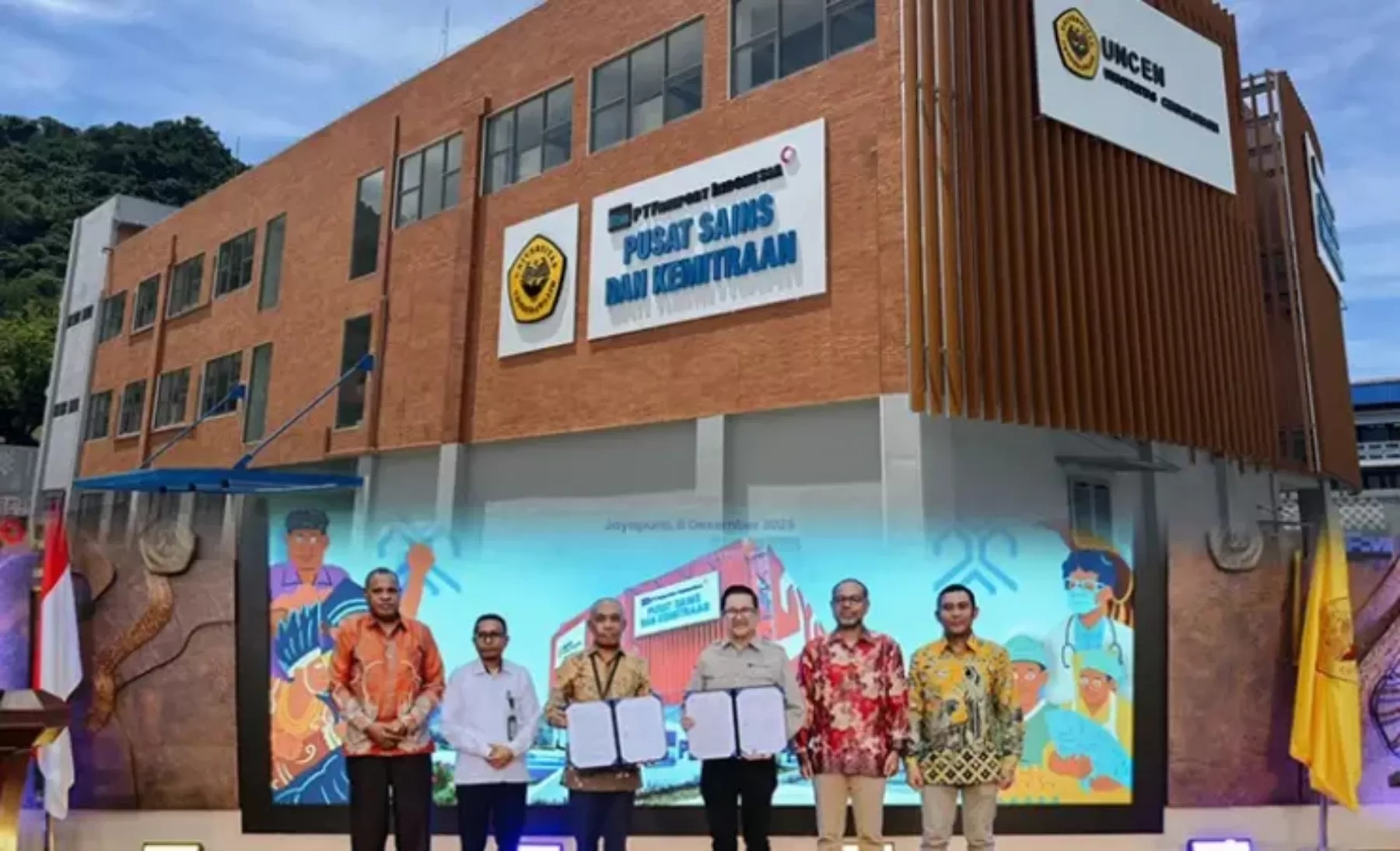 Presdir PT Freeport Indonesia Tony Wenas Serahkan Gedung Pusat Sains di Uncen Papua, Intip Kemewahan dan Fasilitasnya