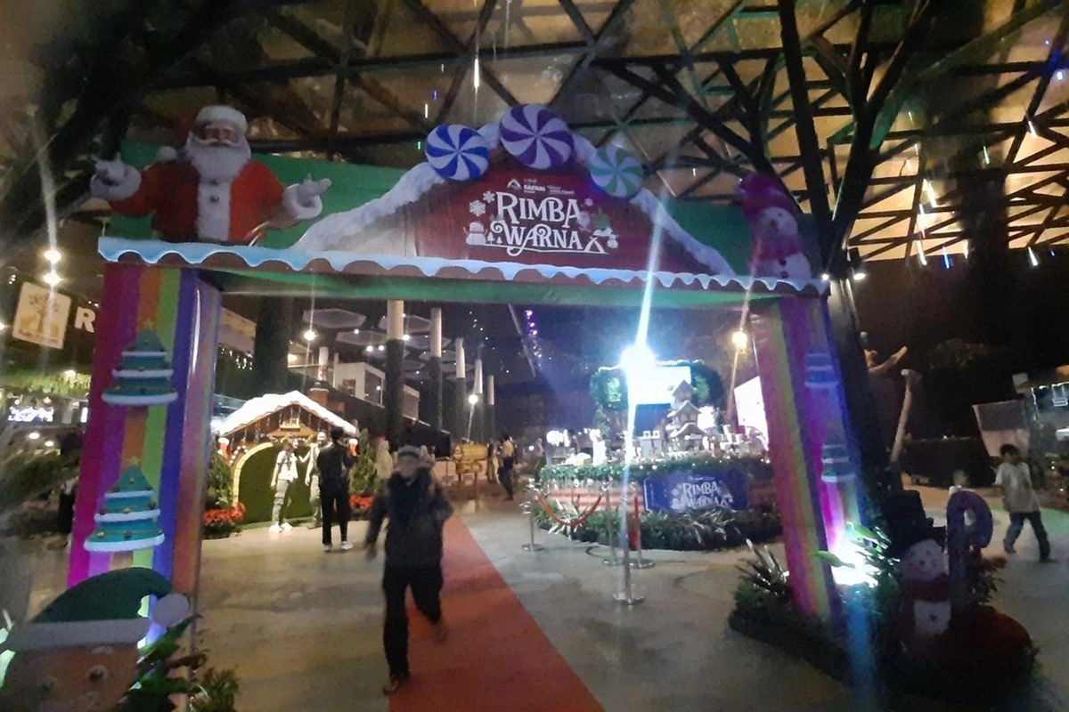 Libur Nataru, Jelajahi Safari Malam Rimba Warna di Taman Safari Bogor