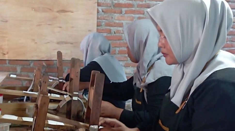 Kemnaker Waspadai Regulasi Ketat IHT, Risiko PHK Intai Jutaan Pekerja Padat Karya