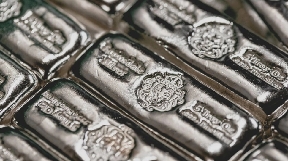 Kenaikan Harga Perak Mingguan Lampaui Emas, Jadi Primadona Baru di Akhir 2025