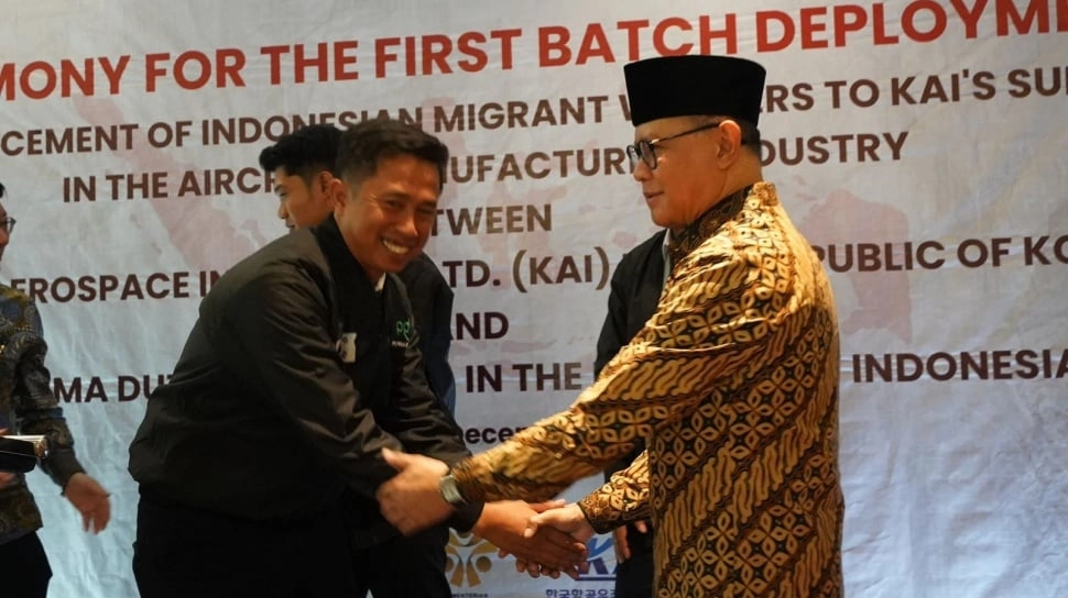 Menteri Mukhtarudin Lepas 12 Pekerja Migran Terampil, Transfer Teknologi untuk Indonesia Emas 2045