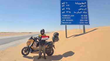 Biker Indonesia Umroh Pakai XMax Menaklukkan 12 Negara