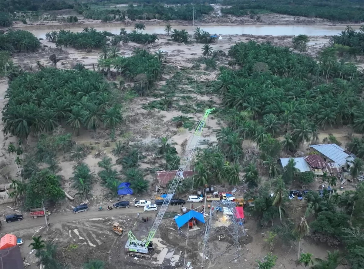 Sulap Crane Jadi Tower Darurat, PLN Pulihkan Listrik di Aceh
