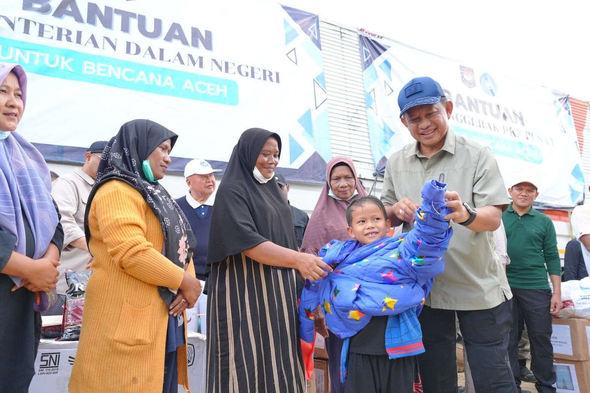 Mendagri Serukan Percepatan Pembersihan Sisa Banjir dan Pembangunan Hunian Tetap di Aceh Tamiang