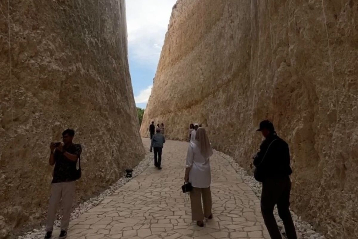 Wisata Baru Pantai Drini Gunungkidul, Jalannya Mirip Pantai Pandawa Bali