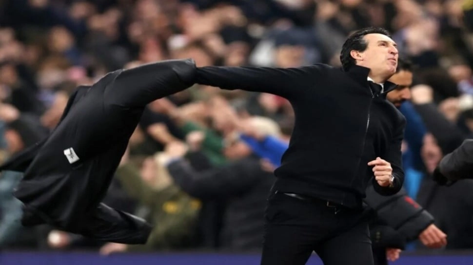 Unai Emery Kesurupan? Selebrasi Gila Pelatih Aston Villa Usai Tumbangkan MU