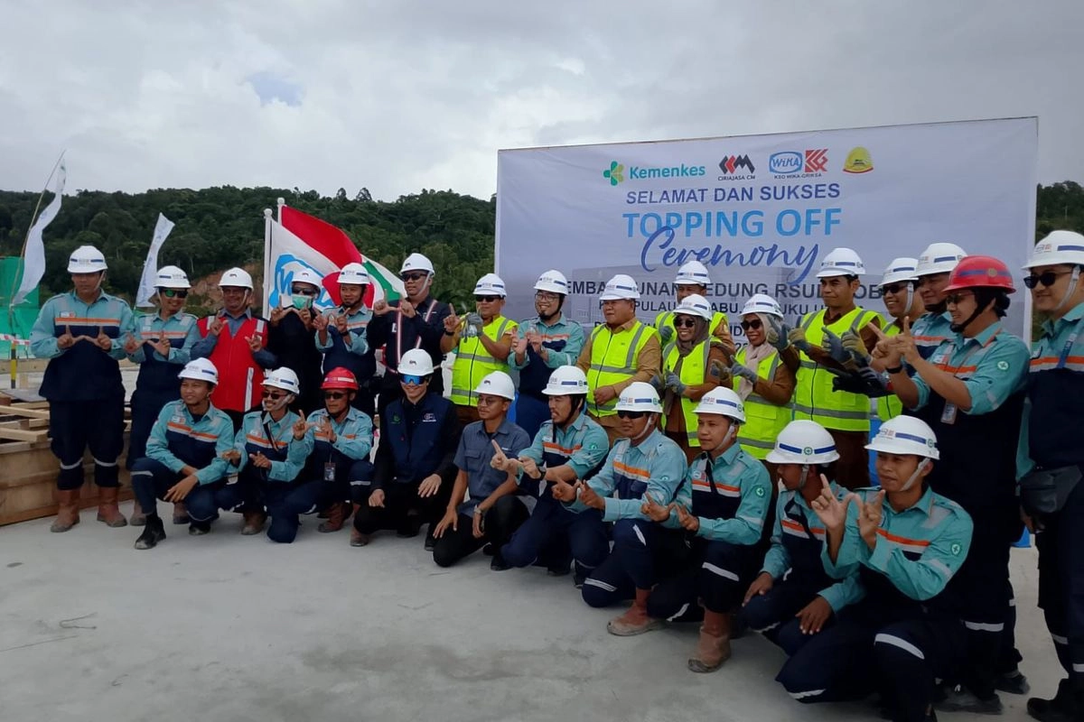WIKA Laksanakan ''Topping Off'' RSUD Bobong, Proyek Masuki Tahap Finishing
