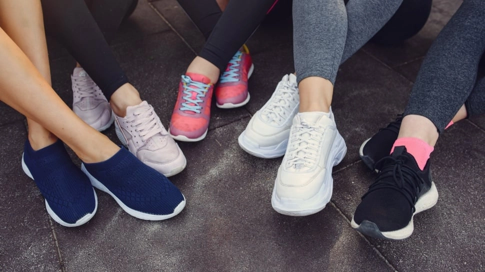 5 Sepatu Nyaman untuk Ibu Hamil dengan Bantalan Empuk dan Sol Anti-Slip