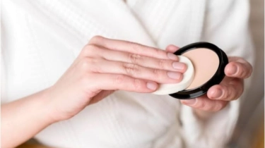 7 Kesalahan Pakai Cushion yang Perlu Dihindari agar Makeup Flawless Bebas Cakey