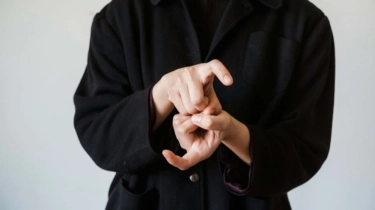 Buntut Kasus Perundungan Disabilitas, Anggota Komisi X Desak Bahasa Isyarat Masuk Kurikulum Nasional