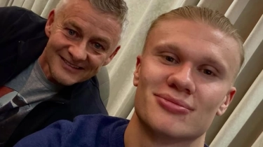 Erling Haaland Berguru ke Legenda Manchester United