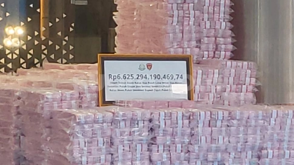 Gunungan Uang Rp6,6 Triliun Dipamerkan di Kejagung, Hasil Denda dan Rampasan Korupsi Kehutanan