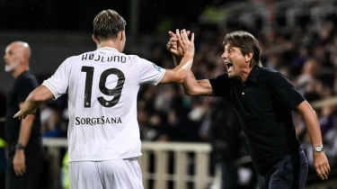 Rasmus Hojlund Sindir Telak Manchester United Usai Raih Trofi Perdana Bersama Napoli