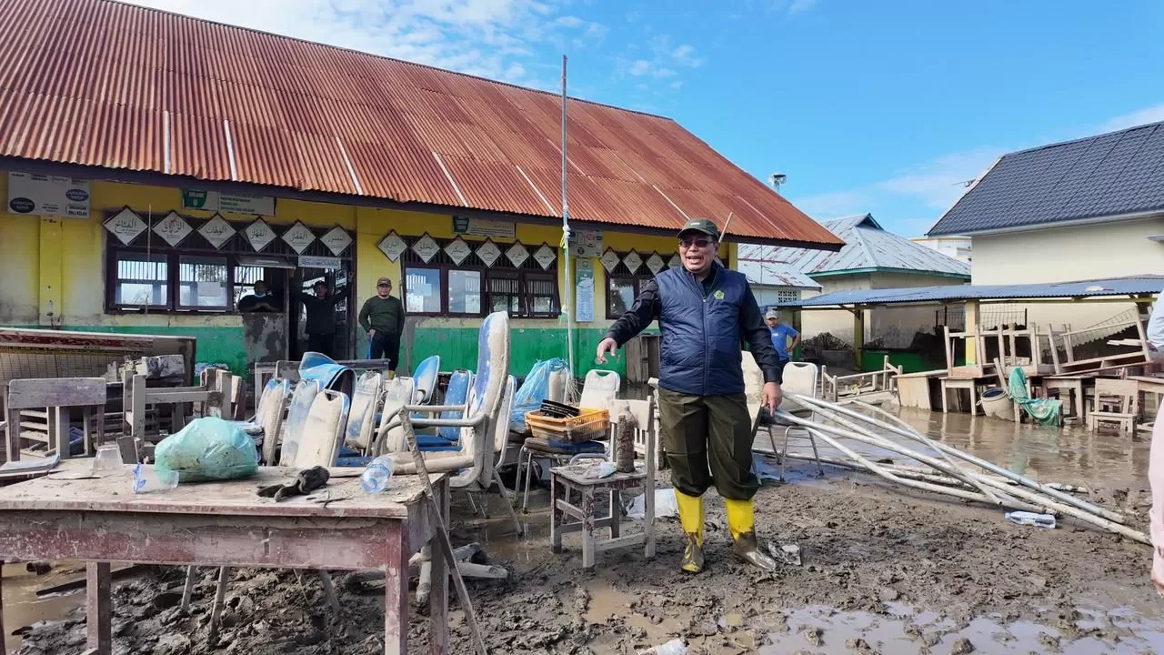 16 Ribu Guru di Wilayah Terdampak Bencana Sumatera Dapat Bantuan Rp 2 Juta per Orang