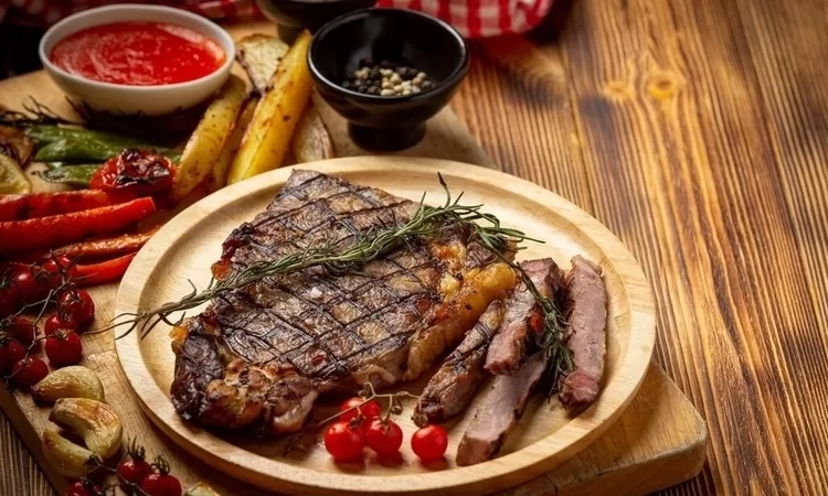 9 Tempat Makan Dekat Bandara Sultan Muhammad Salahuddin Bima, dari Kuliner Lokal hingga Kafe Favorit