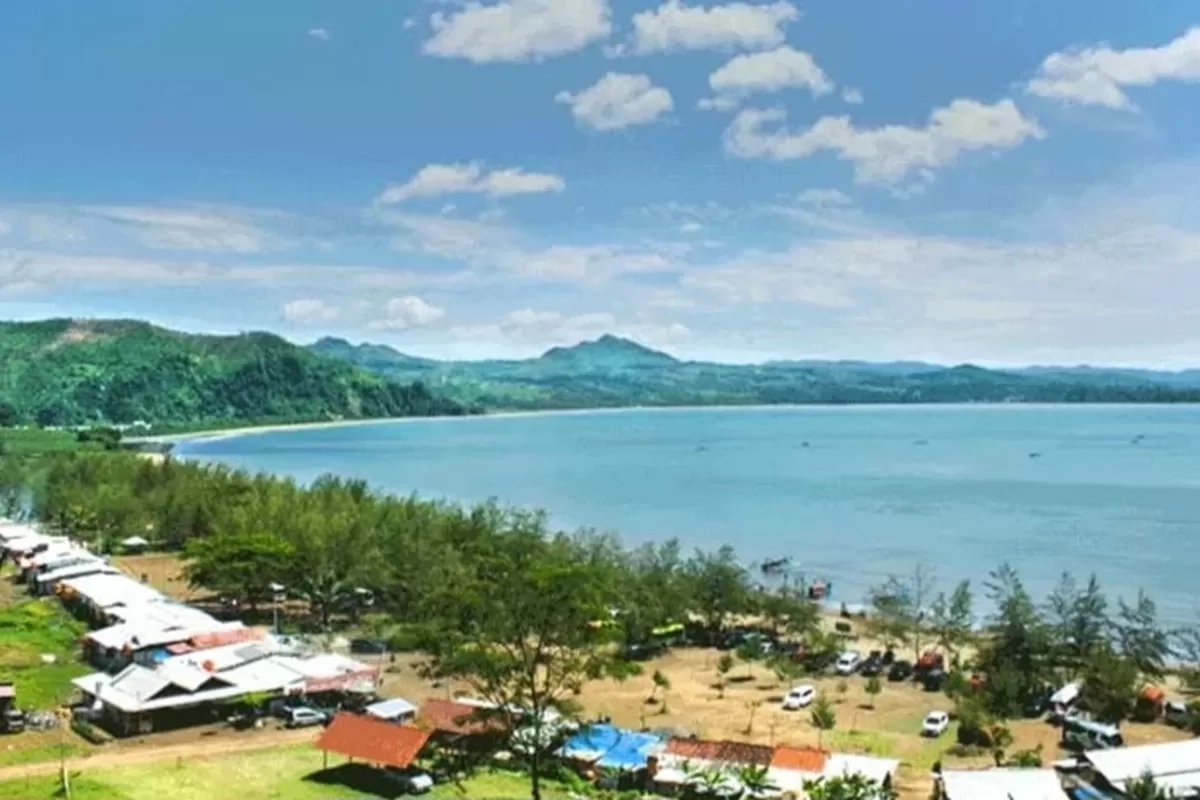 Mau Liburan Singkat ke Tulungagung? Ini 5 Pantai yang Paling Banyak Dicari