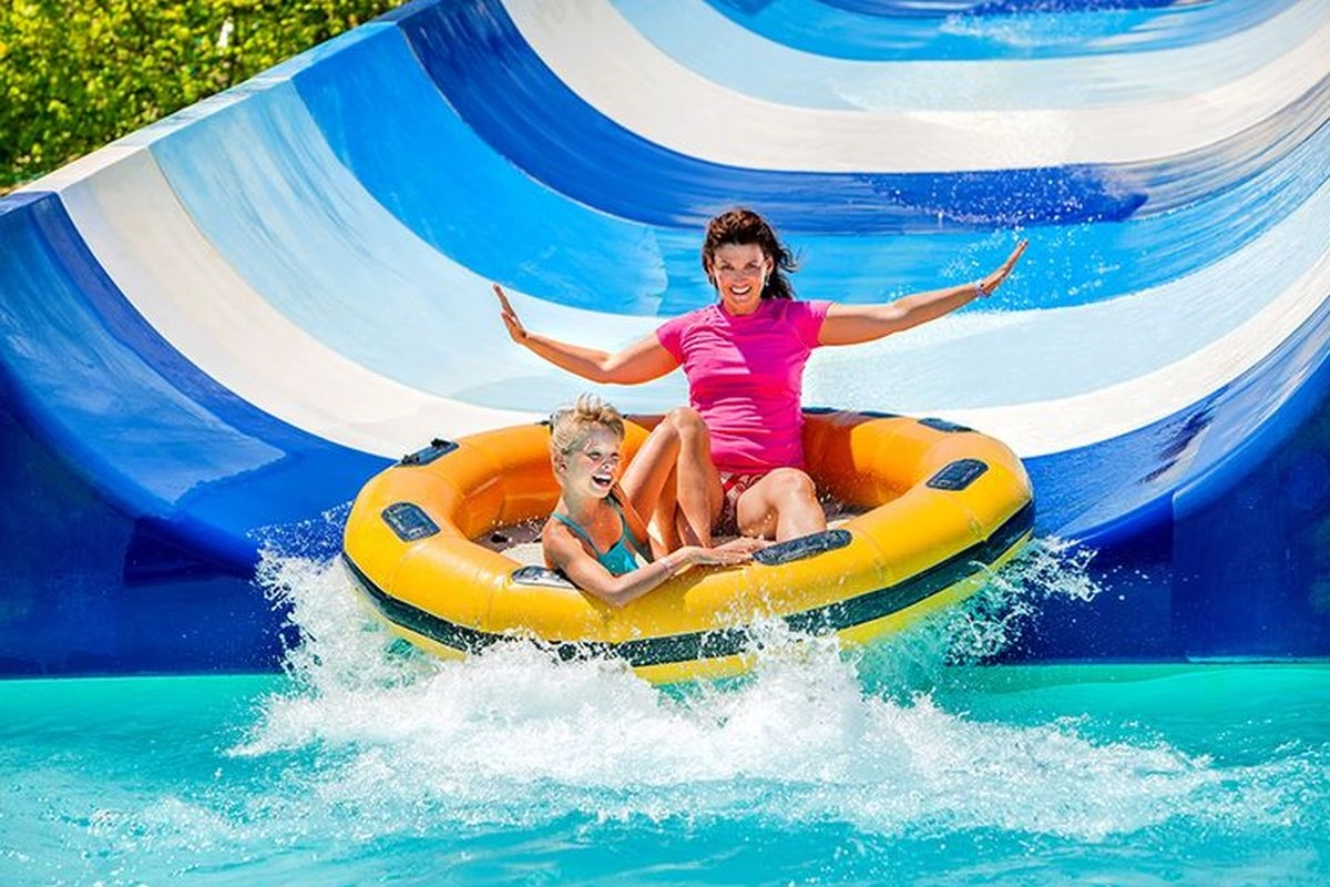 7 Waterpark di Jabodetabek untuk Liburan Keluarga, Lengkap dengan Harga Tiket