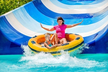 7 Waterpark di Jabodetabek untuk Liburan Keluarga, Lengkap dengan Harga Tiket