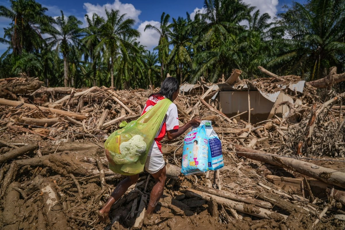 Hukum (Bukan) untuk Oligarki