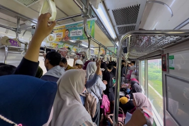 Pengalaman Naik KRL Solo-Yogya Saat Libur Natal, Siapkan Kekuatan Kaki